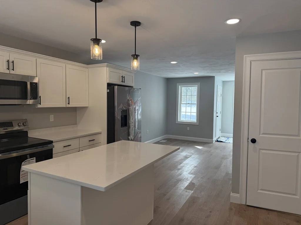 4 bed, 2 bath apartment for rent at 25 Kashmir's Way Unit 25, Middleboro — photo 10 of 40