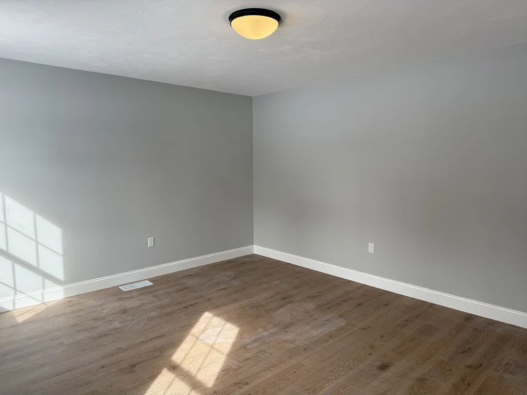 4 bed, 2 bath apartment for rent at 25 Kashmir's Way Unit 25, Middleboro — photo 14 of 40