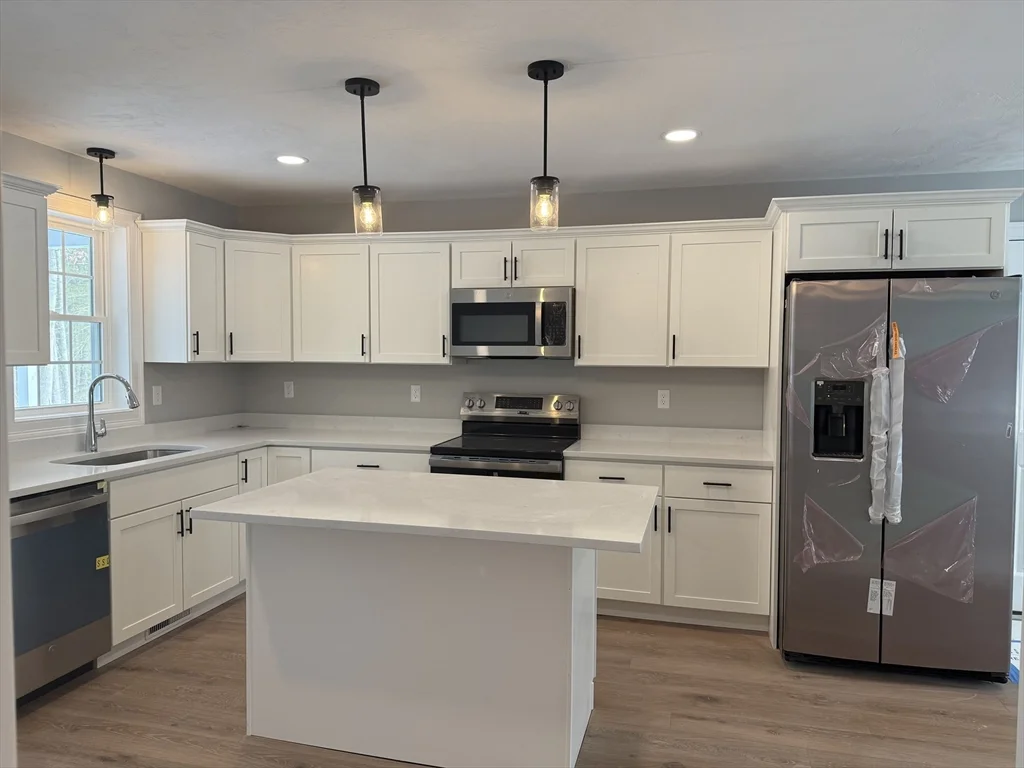4 bed, 2 bath apartment for rent at 25 Kashmir's Way Unit 25, Middleboro — photo 8 of 40