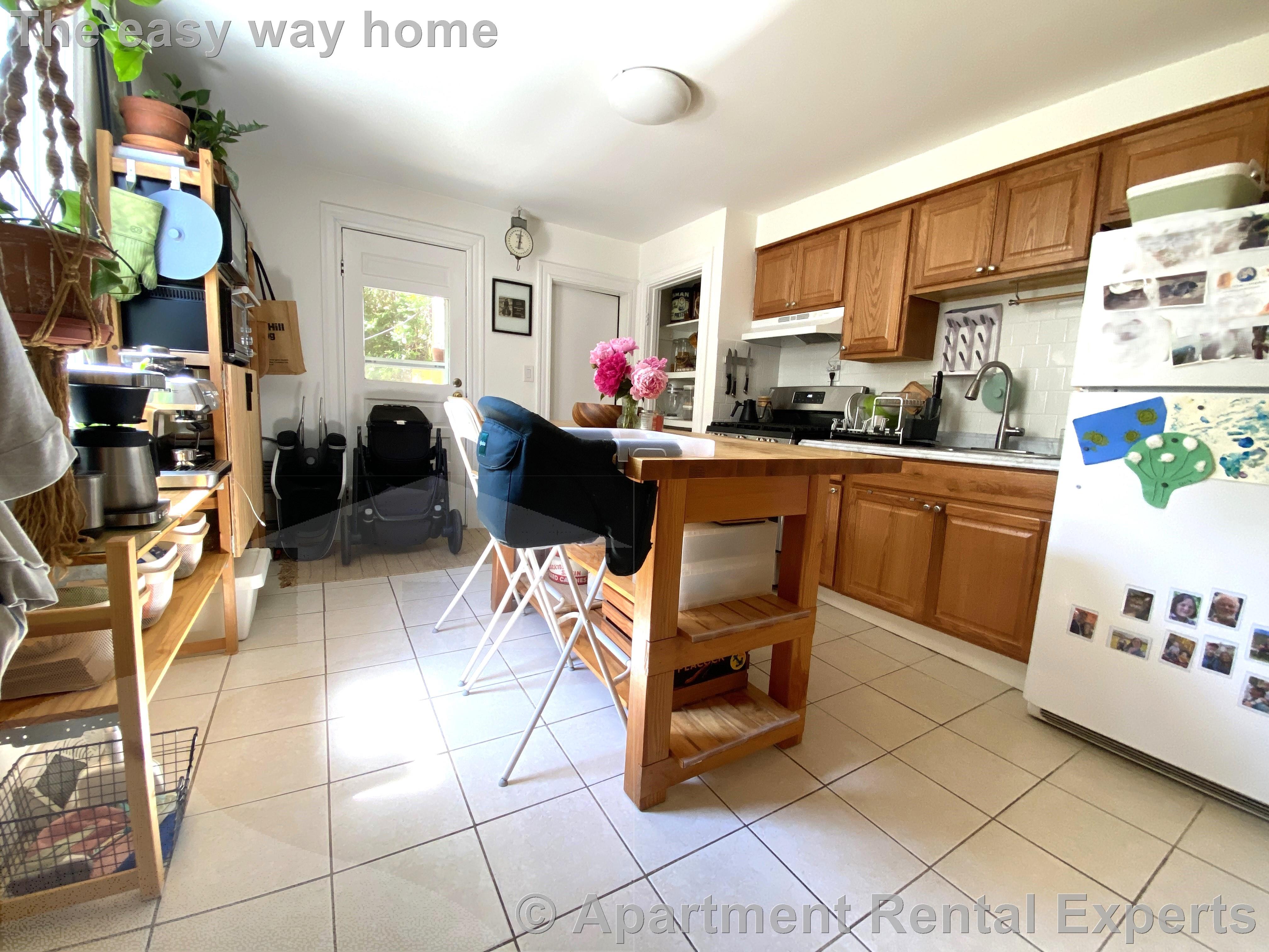 2 bed, 1 bath apartment for rent at 25 Kenwood St, Cambridgeport — photo 2 of 15