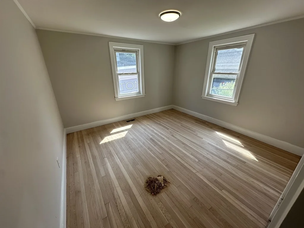 5 bed, 2 bath apartment for rent at 25 Kirkwood Rd Unit 1, Brighton — photo 7 of 9