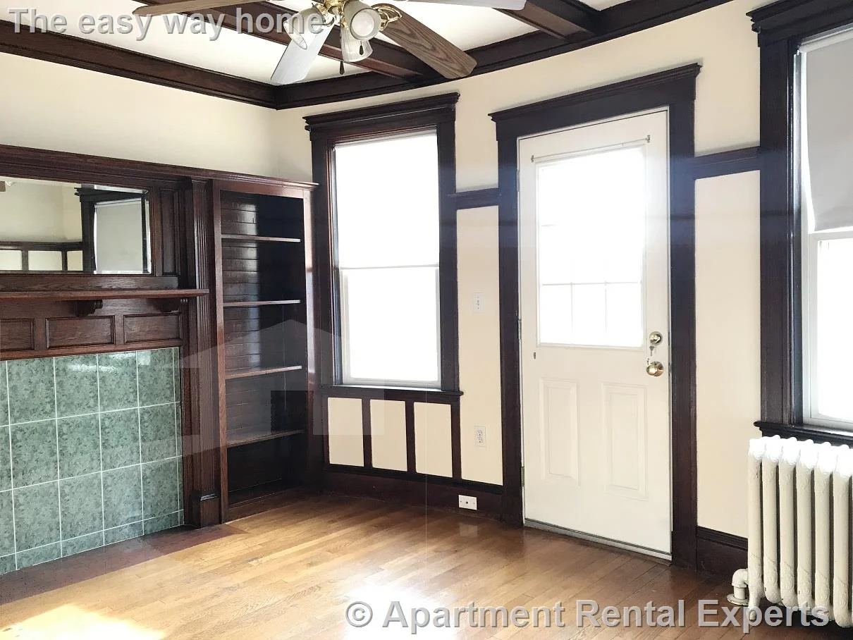 4 bed, 1 bath apartment for rent at 25 Lake St Unit 2, Arlington Line — photo 6 of 18
