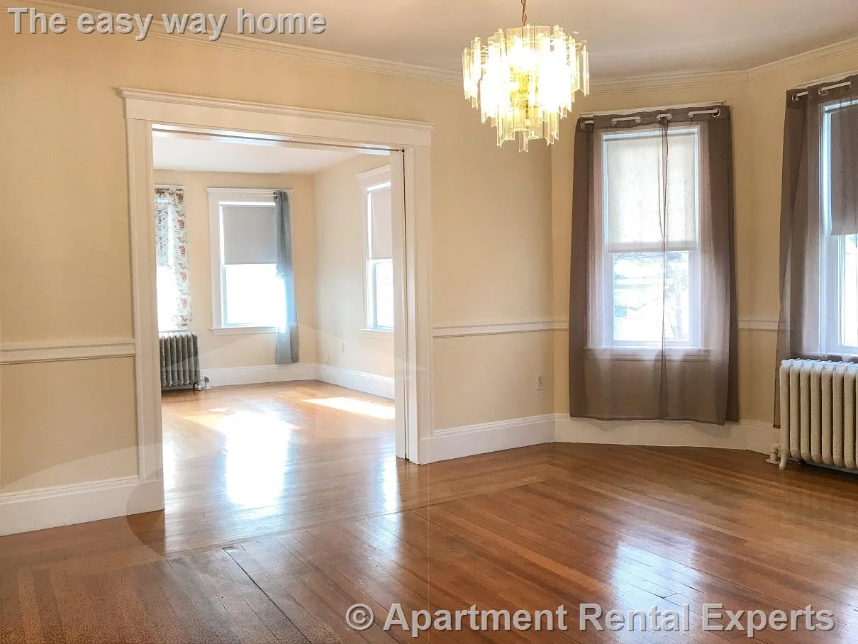 4 bed, 1 bath apartment for rent at 25 Lake St Unit 2, Arlington Line — photo 2 of 18