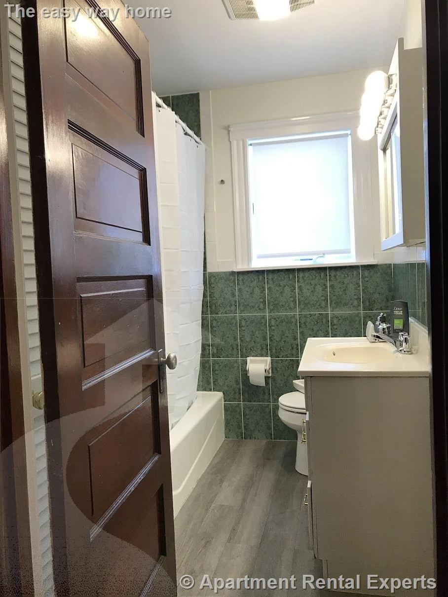 4 bed, 1 bath apartment for rent at 25 Lake St Unit 2, Arlington Line — photo 12 of 18
