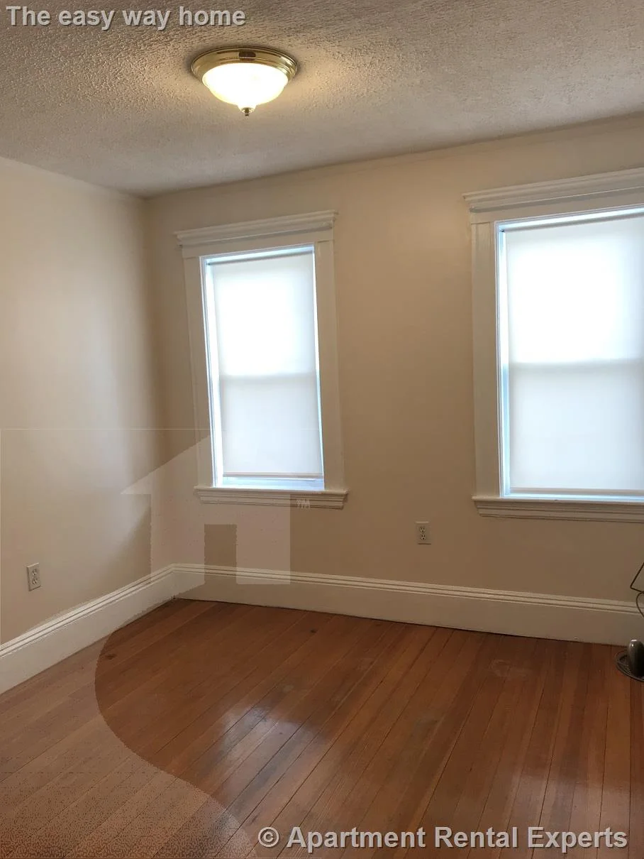 4 bed, 1 bath apartment for rent at 25 Lake St Unit 2, Arlington Line — photo 17 of 18