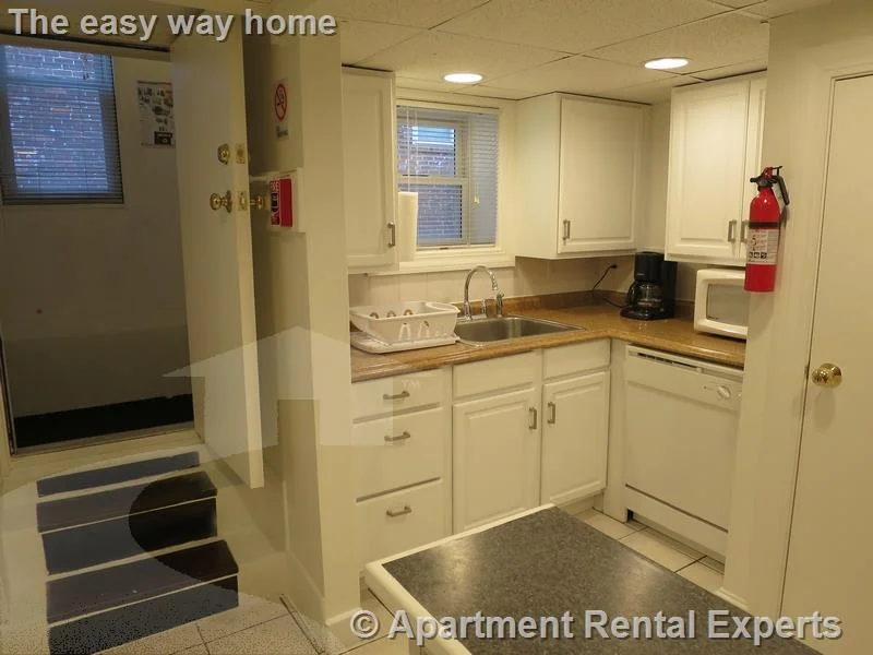 1 bed, 1 bath apartment for rent at 25 Lambert St Unit B, East Cambridge — photo 2 of 16