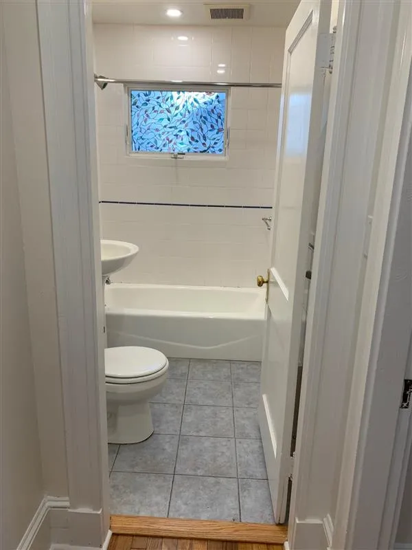 2 bed, 1 bath apartment for rent at 25 Laurel St Unit 1, Arlington Heights — photo 12 of 20