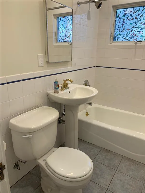 2 bed, 1 bath apartment for rent at 25 Laurel St Unit 1, Arlington Heights — photo 11 of 20