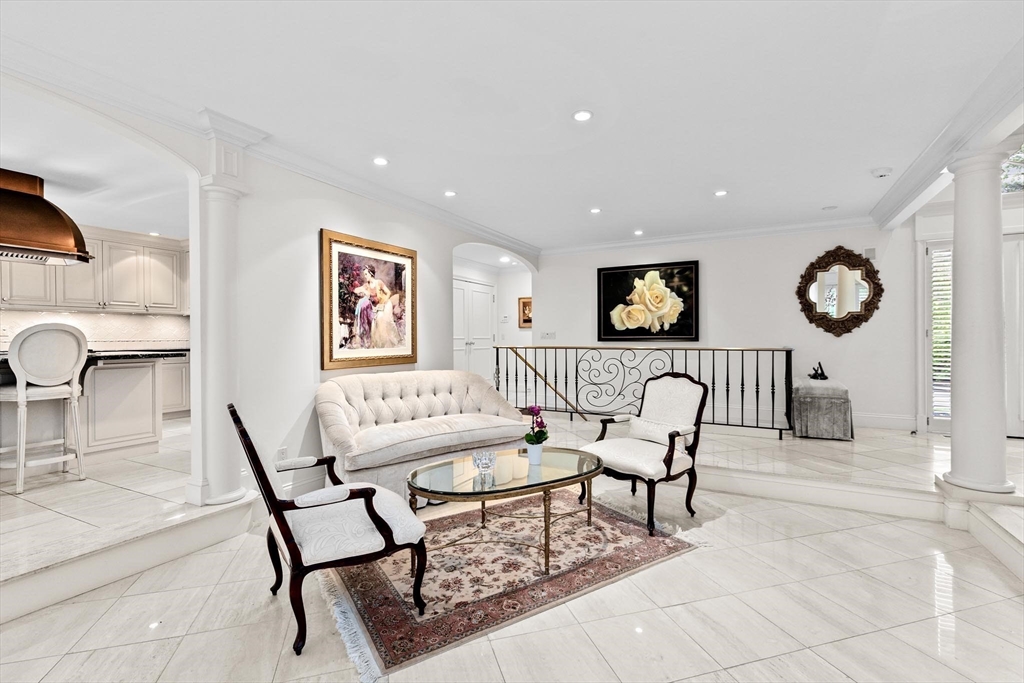 4 bed, 3 bath apartment for rent at 25 Laurus Ln, Newton — photo 8 of 31