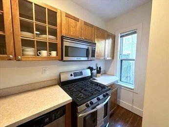 2 bed, 1 bath apartment for rent at 25 Lee St Unit 25, Jamaica Plain — photo 4 of 17