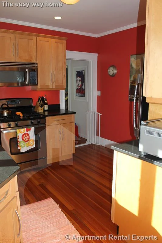 2 bed, 1 bath apartment for rent at 25 Leonard St Unit 1, Davis Square — photo 3 of 16