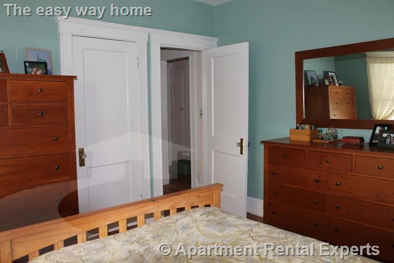 2 bed, 1 bath apartment for rent at 25 Leonard St Unit 1, Davis Square — photo 10 of 16