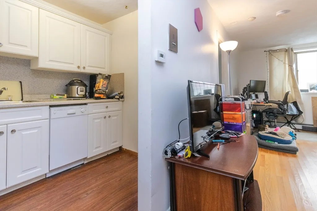 1 bed, 1 bath apartment for rent at 25 Linden Ave Unit 1, Spring Hill — photo 3 of 19