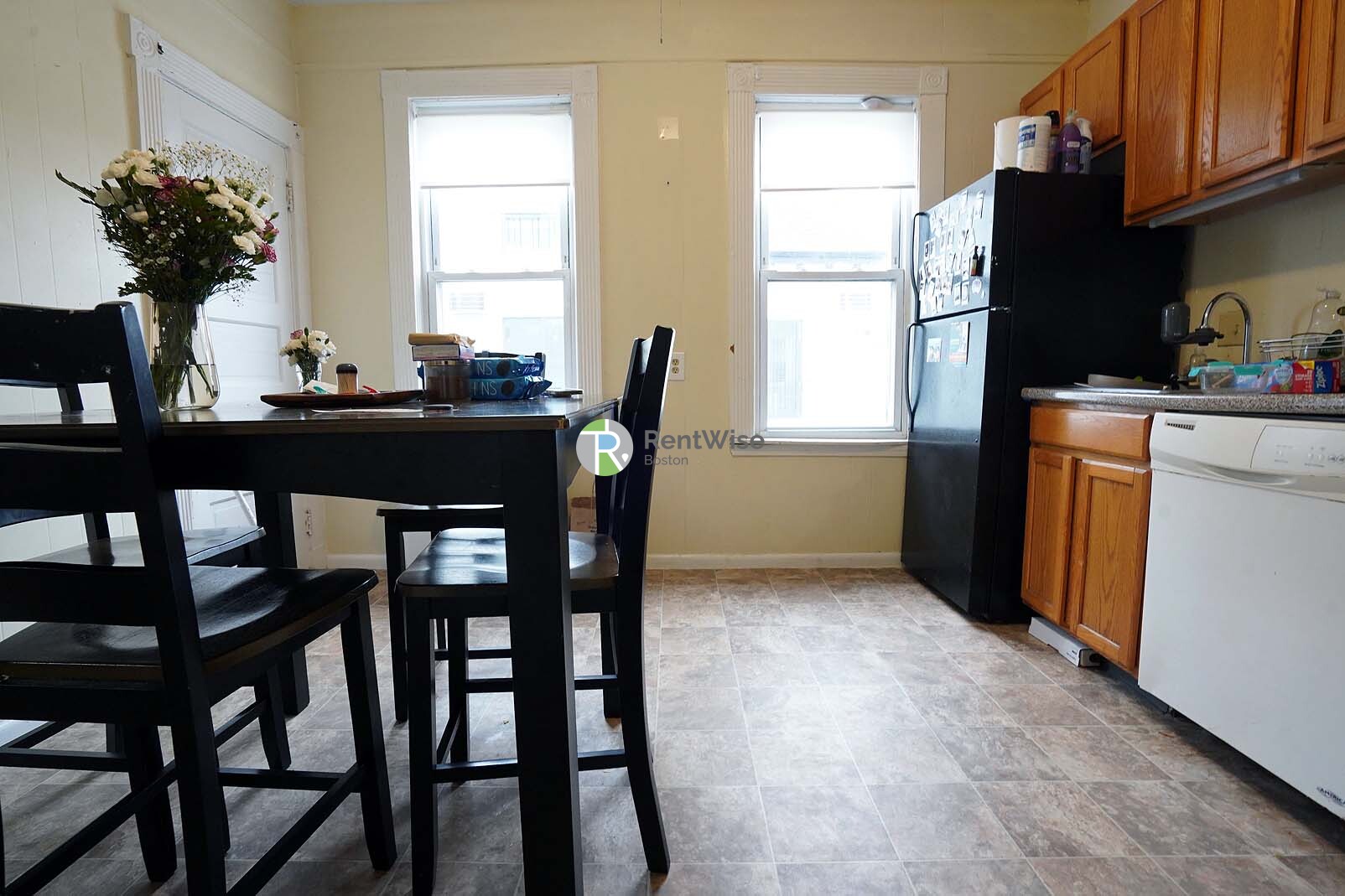 3 bed, 1 bath apartment for rent at 25 Linden St Unit 2, Allston — photo 5 of 17