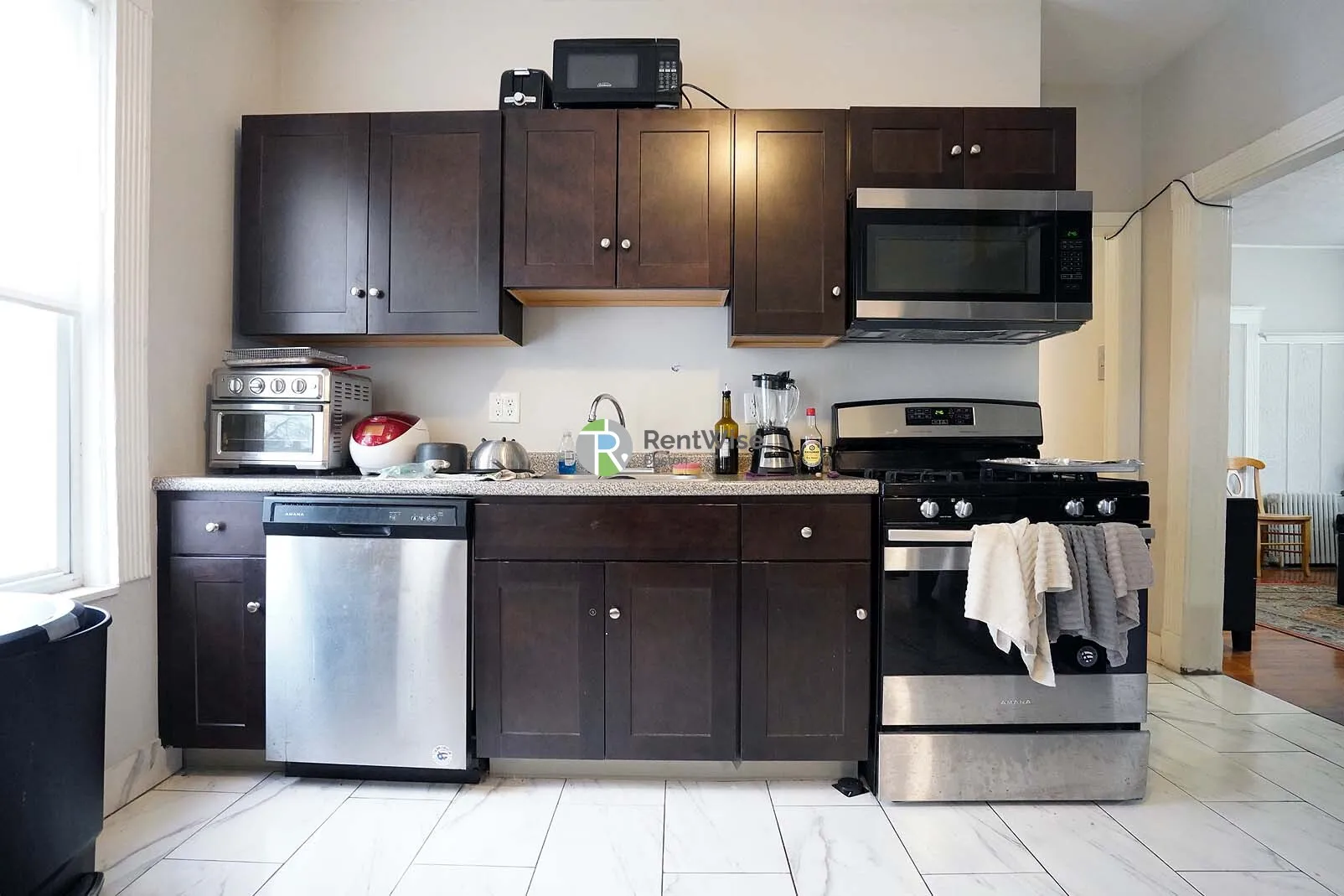 3 bed, 2 bath apartment for rent at 25 Linden St Unit 3, Allston — photo 5 of 21