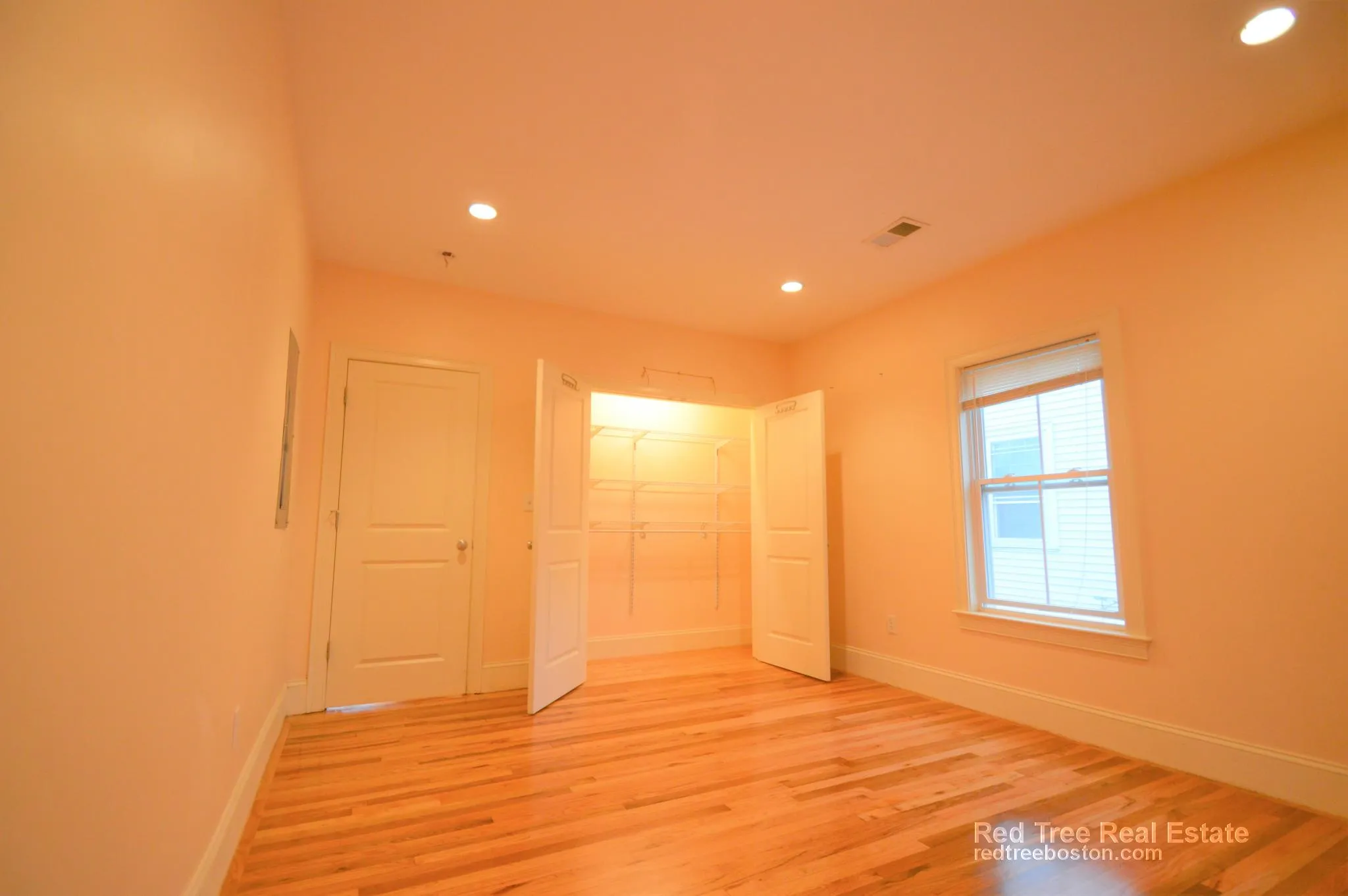 4 bed, 2 bath apartment for rent at 25 Lothrop St Unit 2, Brighton — photo 9 of 19