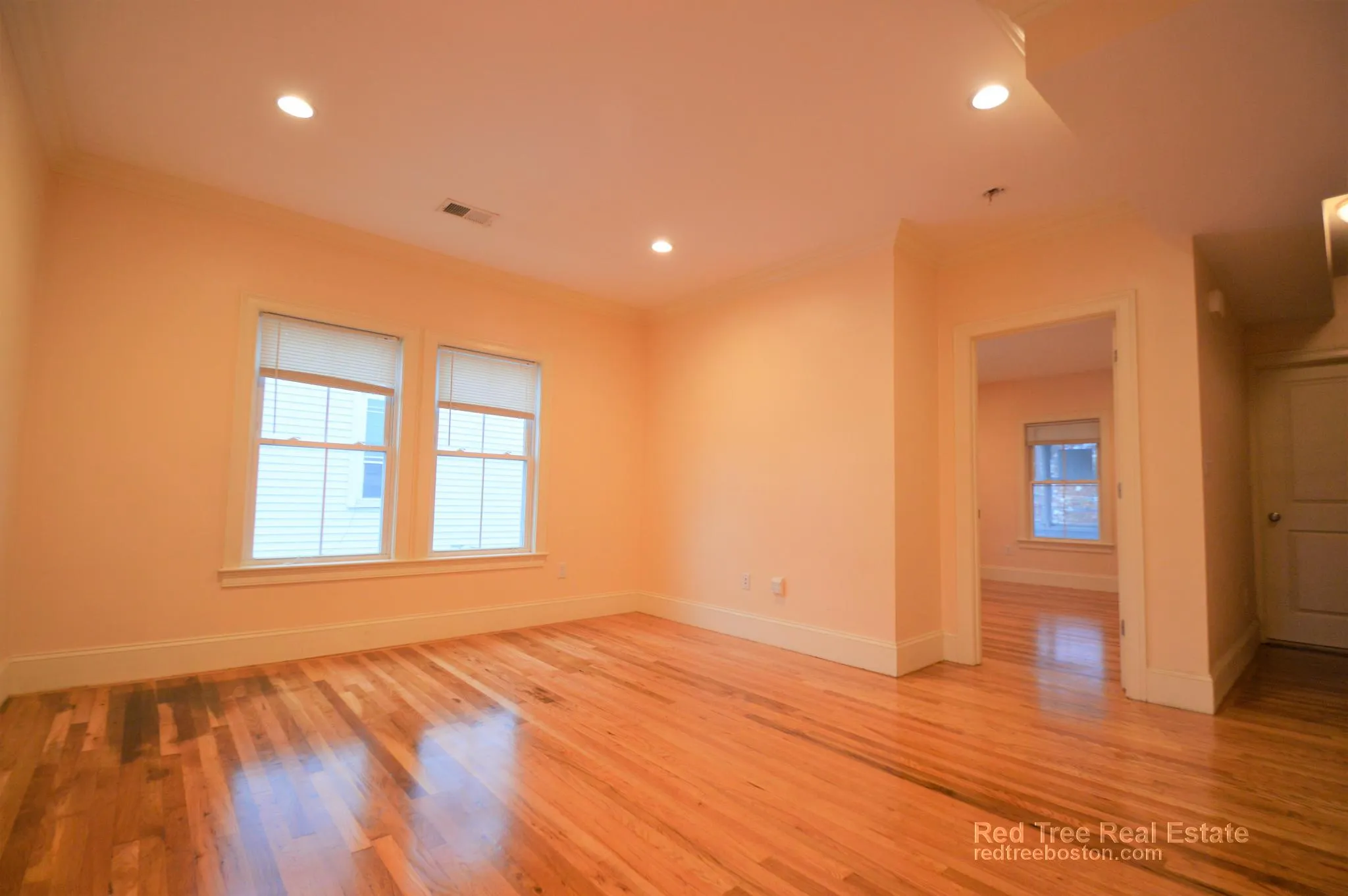 4 bed, 2 bath apartment for rent at 25 Lothrop St Unit 2, Brighton — photo 5 of 19