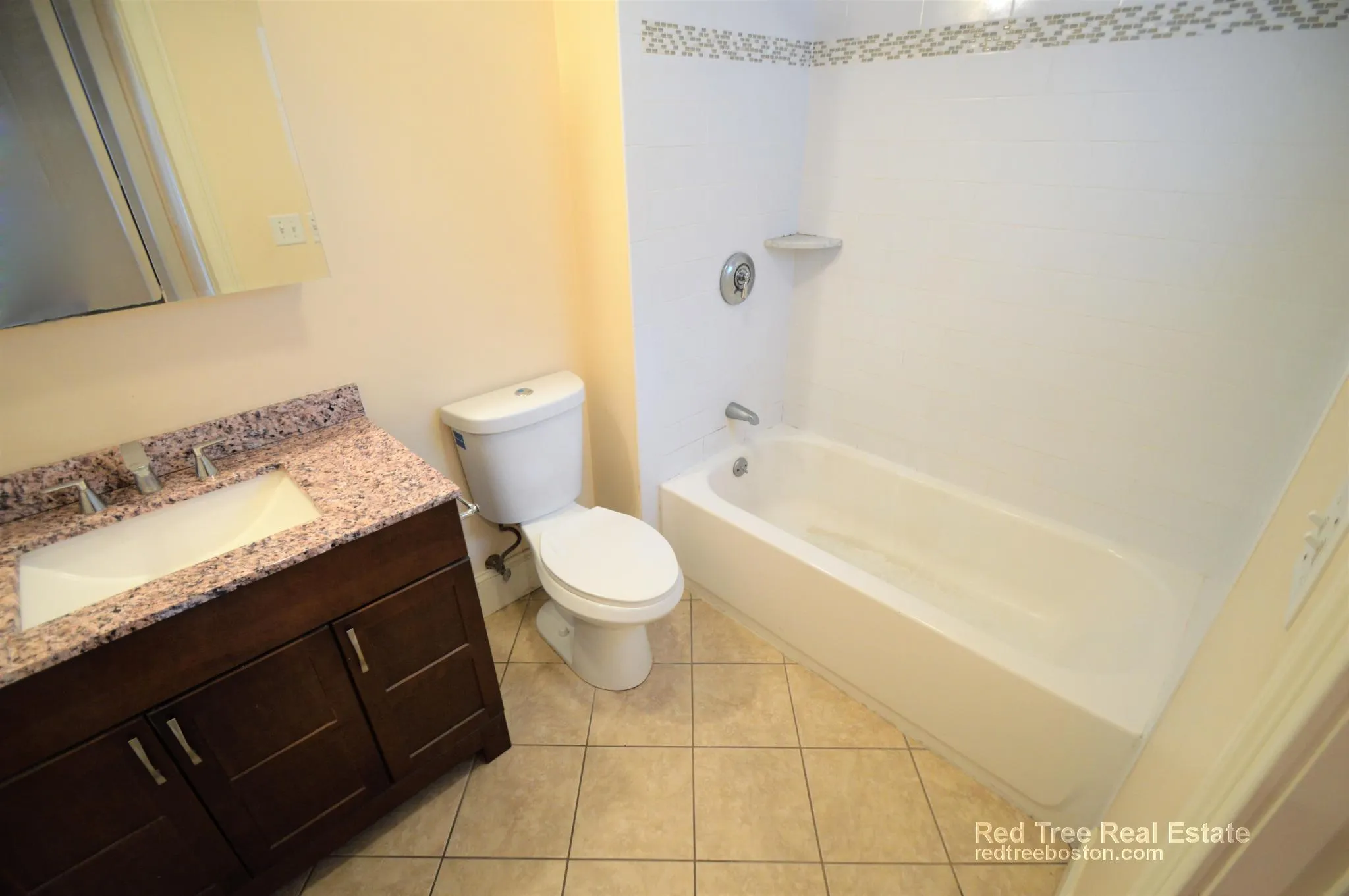 4 bed, 2 bath apartment for rent at 25 Lothrop St Unit 2, Brighton — photo 7 of 19