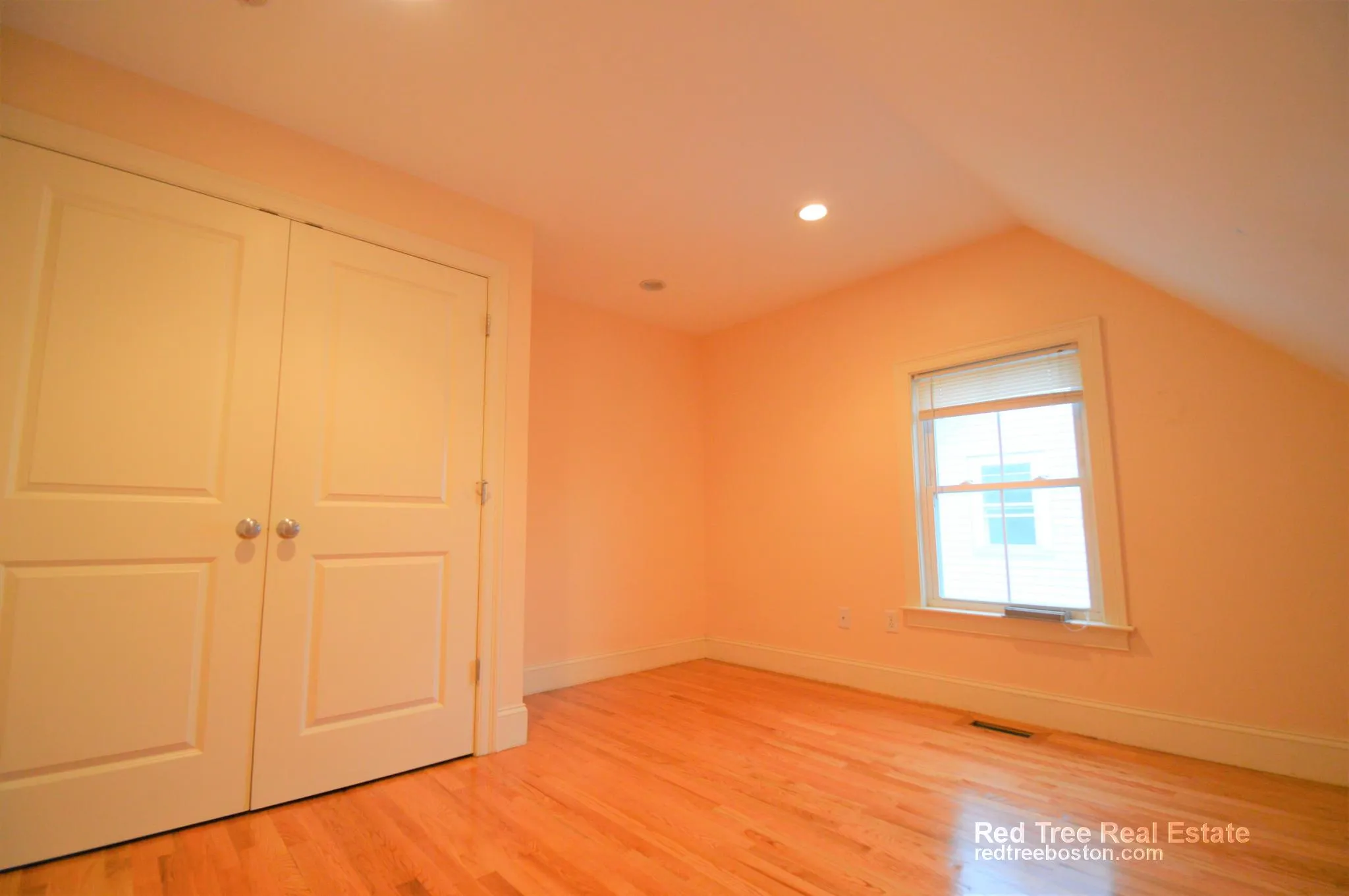 4 bed, 2 bath apartment for rent at 25 Lothrop St Unit 2, Brighton — photo 11 of 19