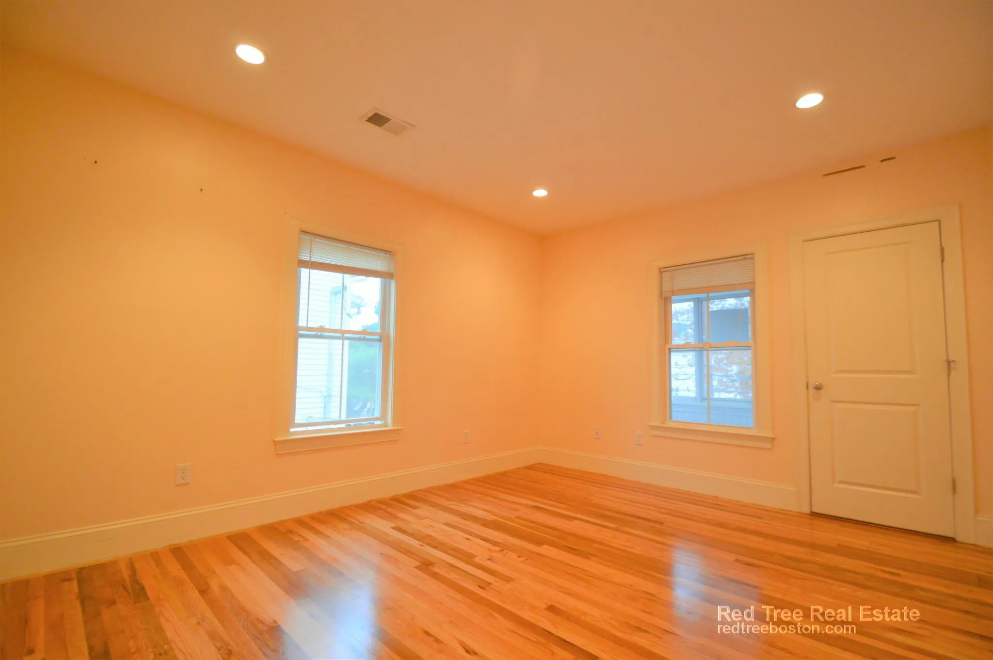4 bed, 2 bath apartment for rent at 25 Lothrop St Unit 2, Brighton — photo 6 of 19