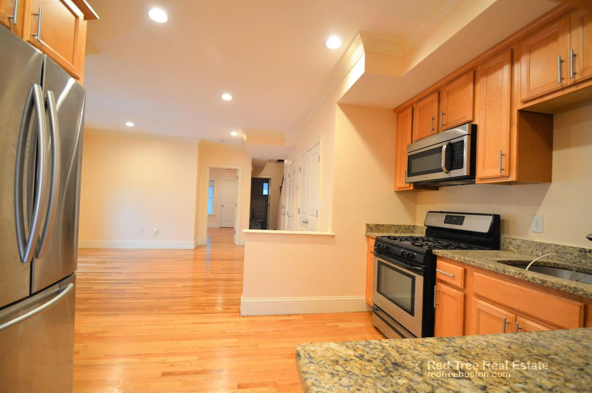 4 bed, 2 bath apartment for rent at 25 Lothrop St Unit 2, Brighton — photo 3 of 19