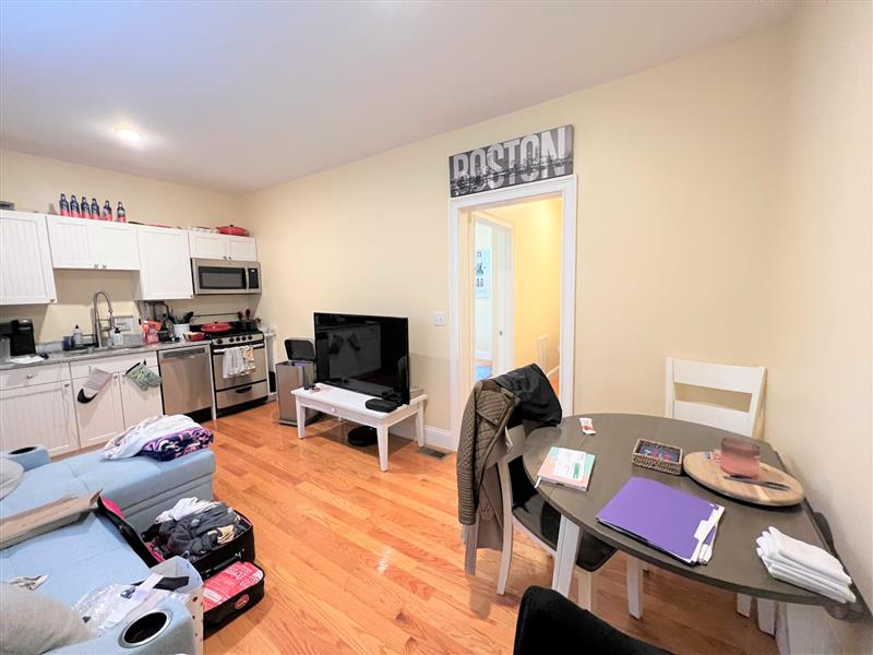 1 bed, 1 bath apartment for rent at 25 Macarthur St Unit 1, Somerville — photo 1 of 15