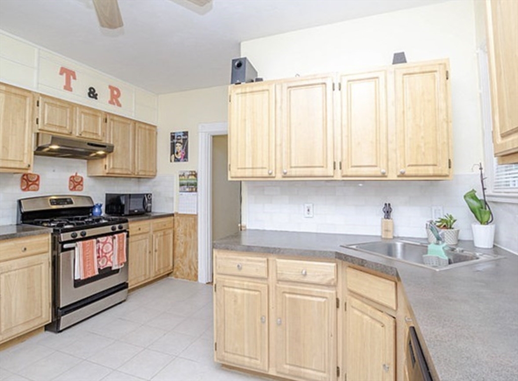 2 bed, 1 bath apartment for rent at 25 Magdala St Unit 1, Dorchester — photo 3 of 13