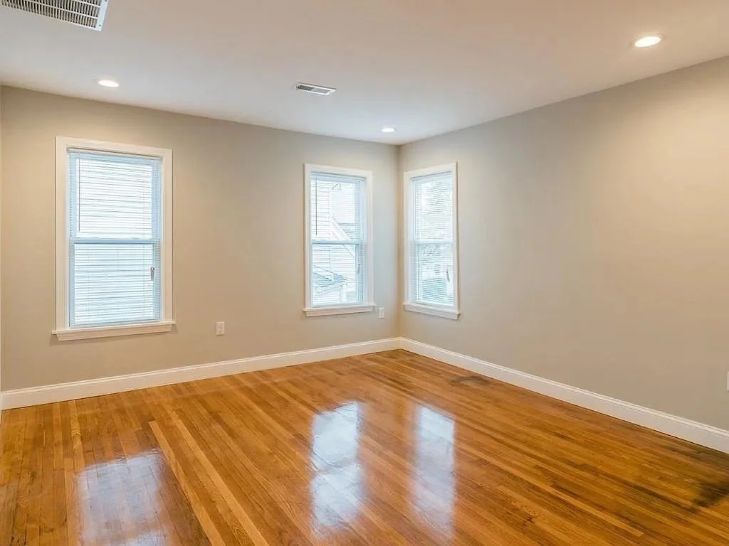 4 bed, 2 bath apartment for rent at 25 Magdala St Unit 2, Boston — photo 5 of 19
