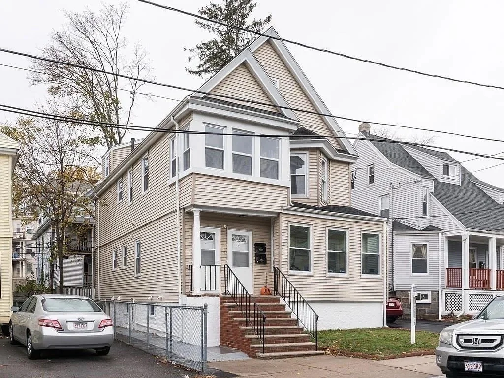 4 bed, 2 bath apartment for rent at 25 Magdala St Unit 2, Boston — photo 17 of 19