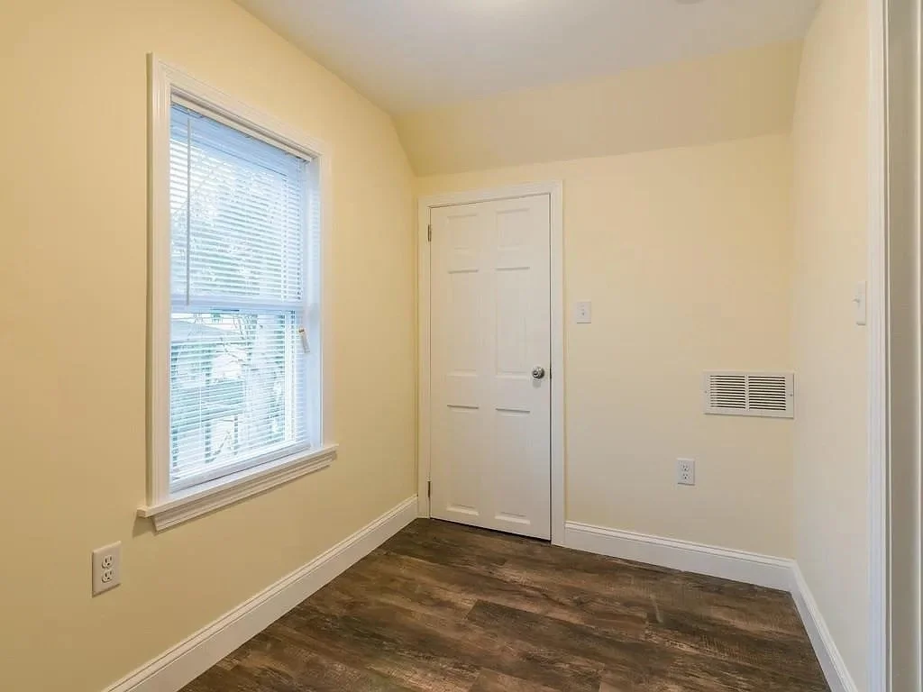 4 bed, 2 bath apartment for rent at 25 Magdala St Unit 2, Boston — photo 10 of 19