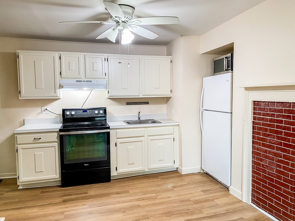 1 bed, 1 bath apartment for rent at 25 Main St Unit 2, Framingham — photo 6 of 10