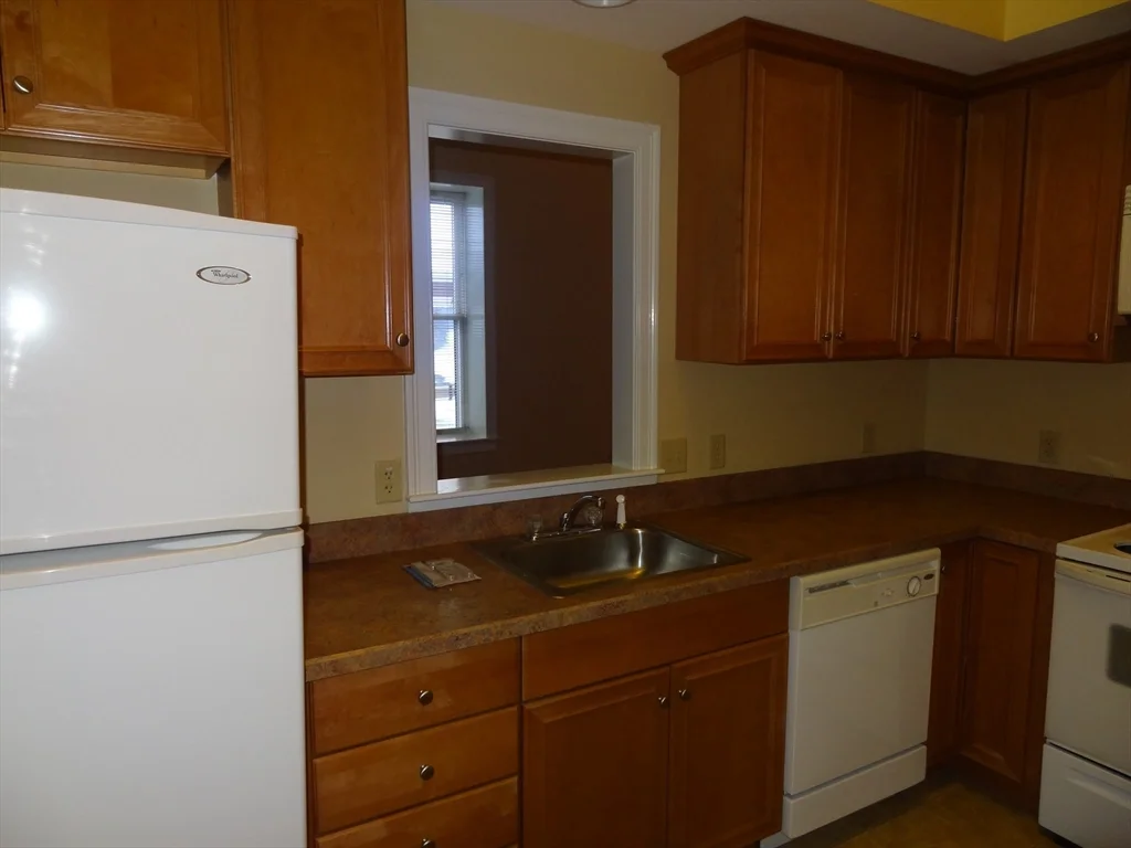 1 bed, 1 bath apartment for rent at 25 Main St Unit 3A, Ayer — photo 2 of 7