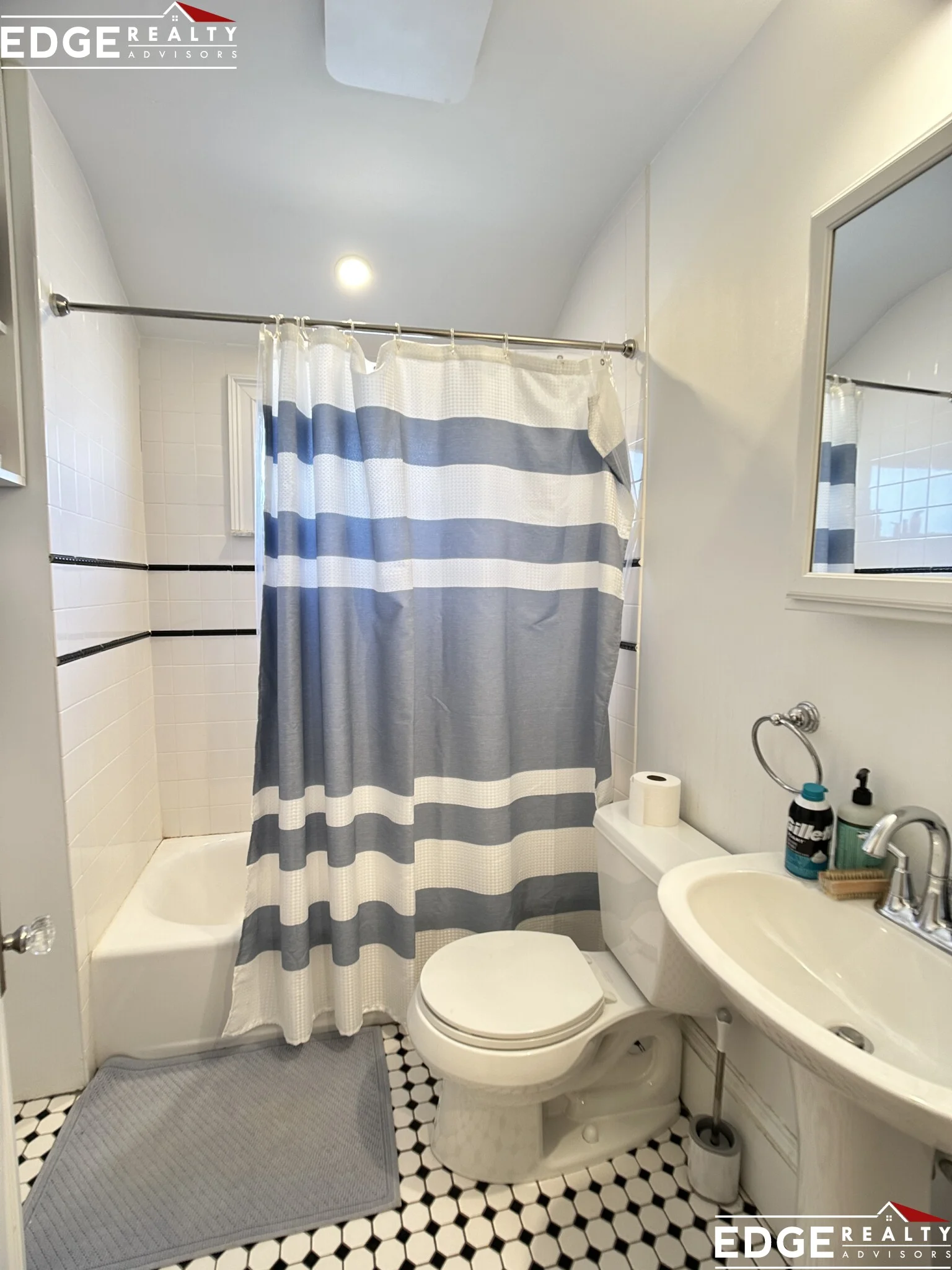 5 bed, 4+ bath apartment for rent at 25 Mapleton St Unit 2, Brighton — photo 12 of 13