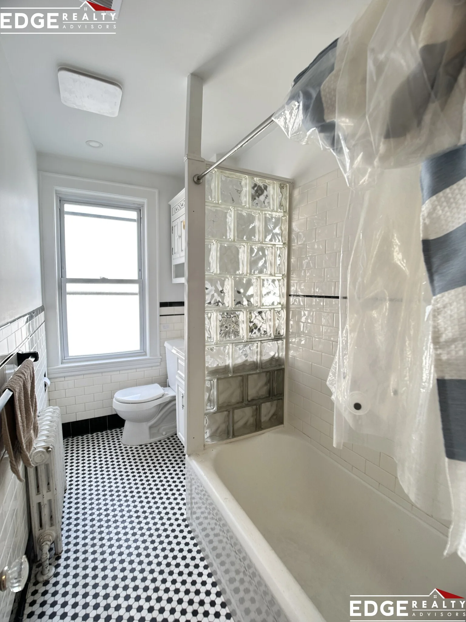 5 bed, 4+ bath apartment for rent at 25 Mapleton St Unit 2, Brighton — photo 8 of 13