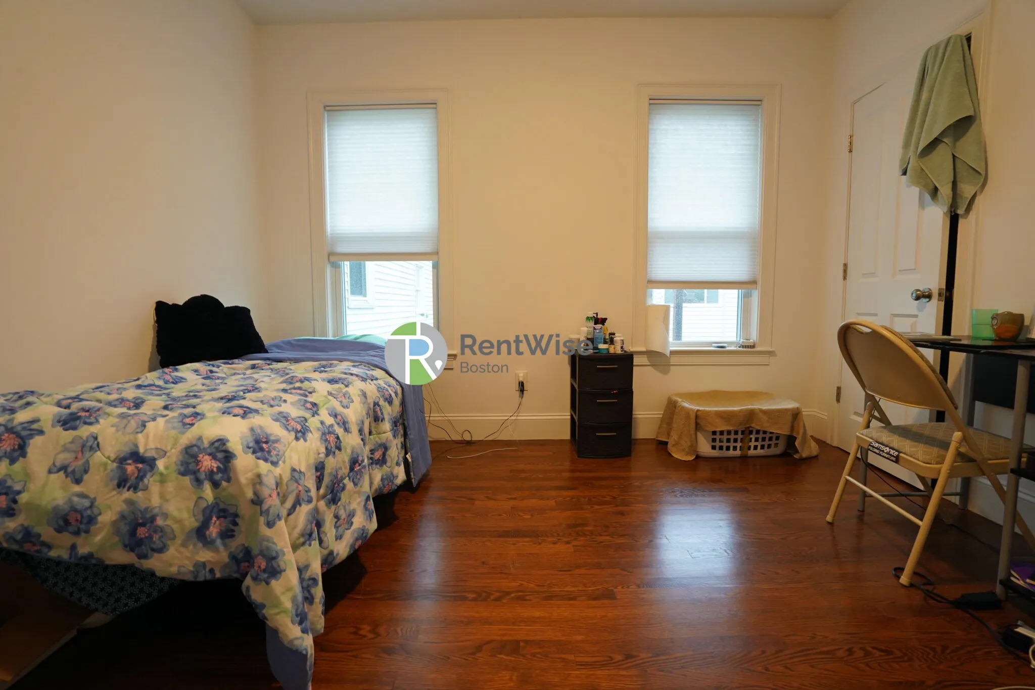4 bed, 1 bath apartment for rent at 25 Marney St Unit 2, Wellington-Harrington — photo 11 of 25