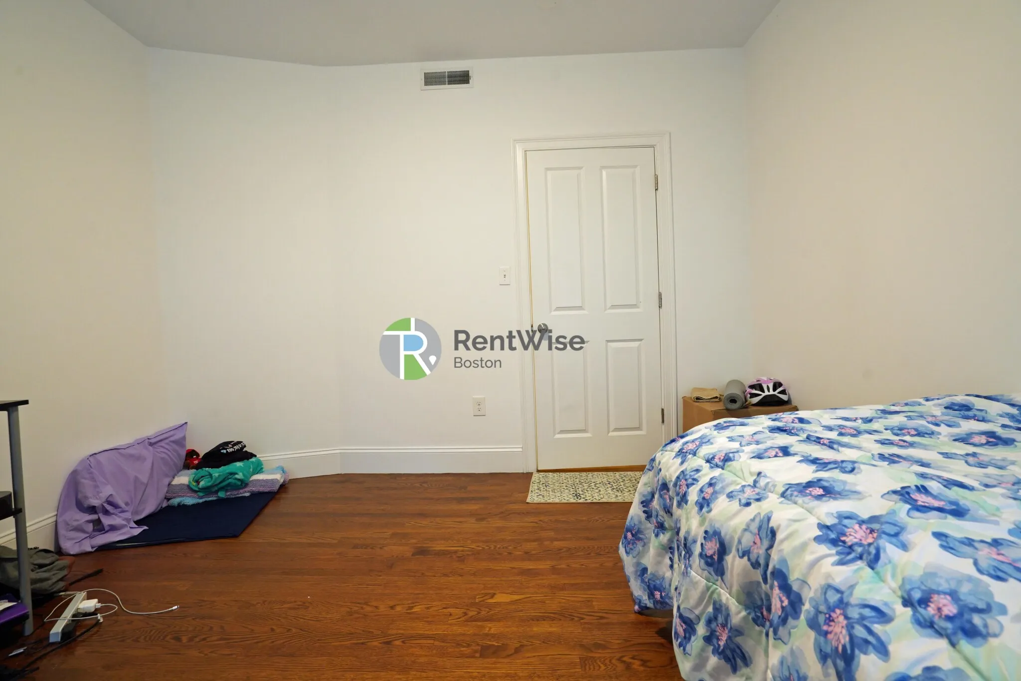 4 bed, 1 bath apartment for rent at 25 Marney St Unit 2, Wellington-Harrington — photo 10 of 25