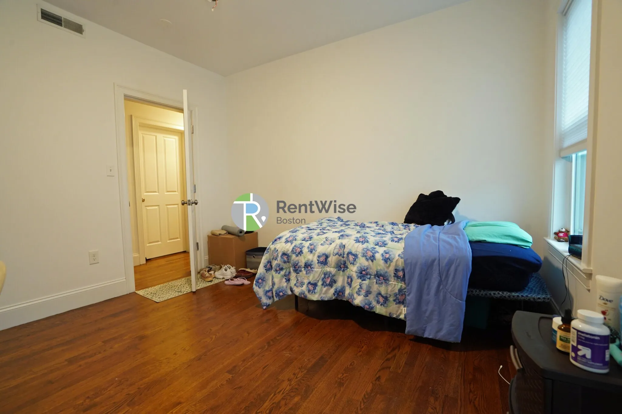 4 bed, 1 bath apartment for rent at 25 Marney St Unit 2, Wellington-Harrington — photo 13 of 25