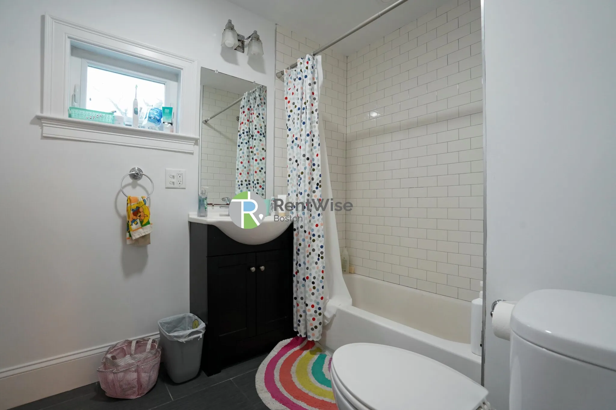 4 bed, 1 bath apartment for rent at 25 Marney St Unit 2, Wellington-Harrington — photo 6 of 25