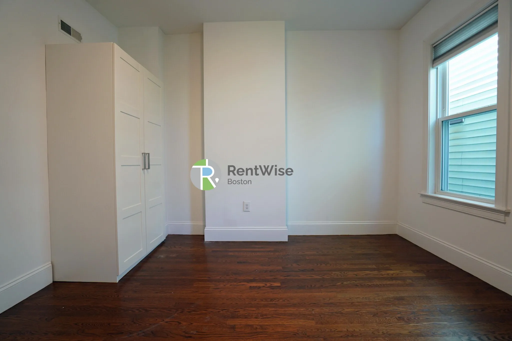 4 bed, 1 bath apartment for rent at 25 Marney St Unit 3, Wellington-Harrington — photo 9 of 49