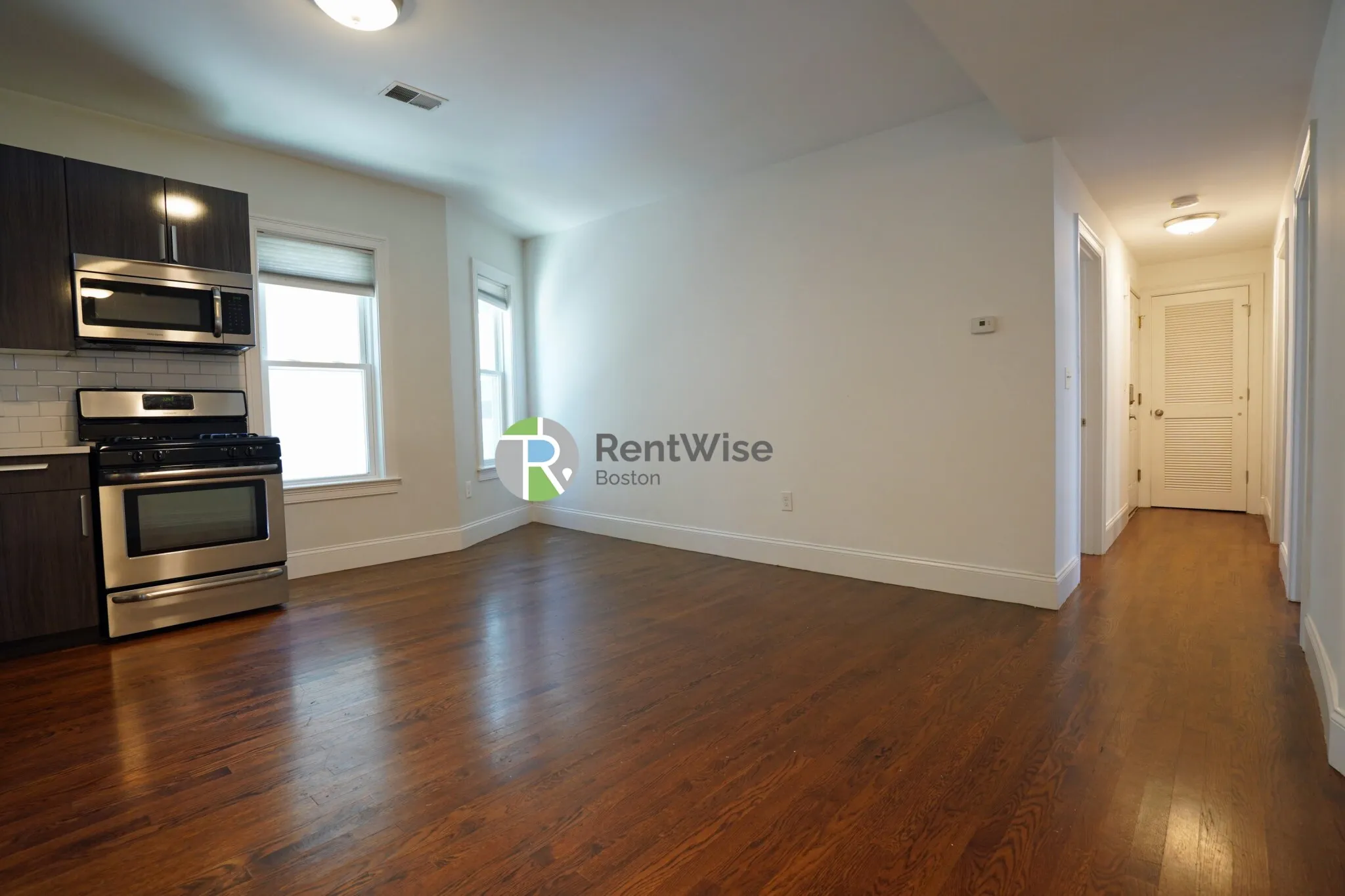4 bed, 1 bath apartment for rent at 25 Marney St Unit 3, Wellington-Harrington — photo 5 of 49