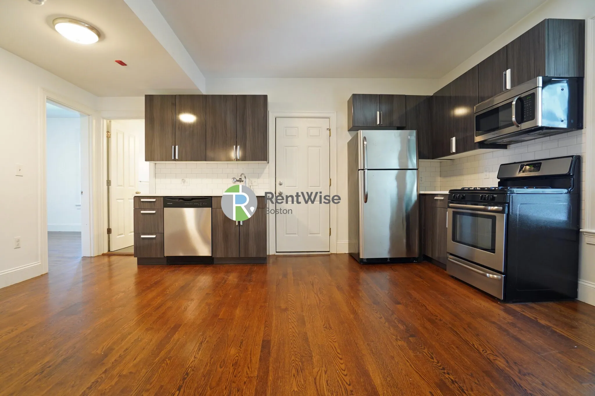 4 bed, 1 bath apartment for rent at 25 Marney St Unit 3, Wellington-Harrington — photo 2 of 49