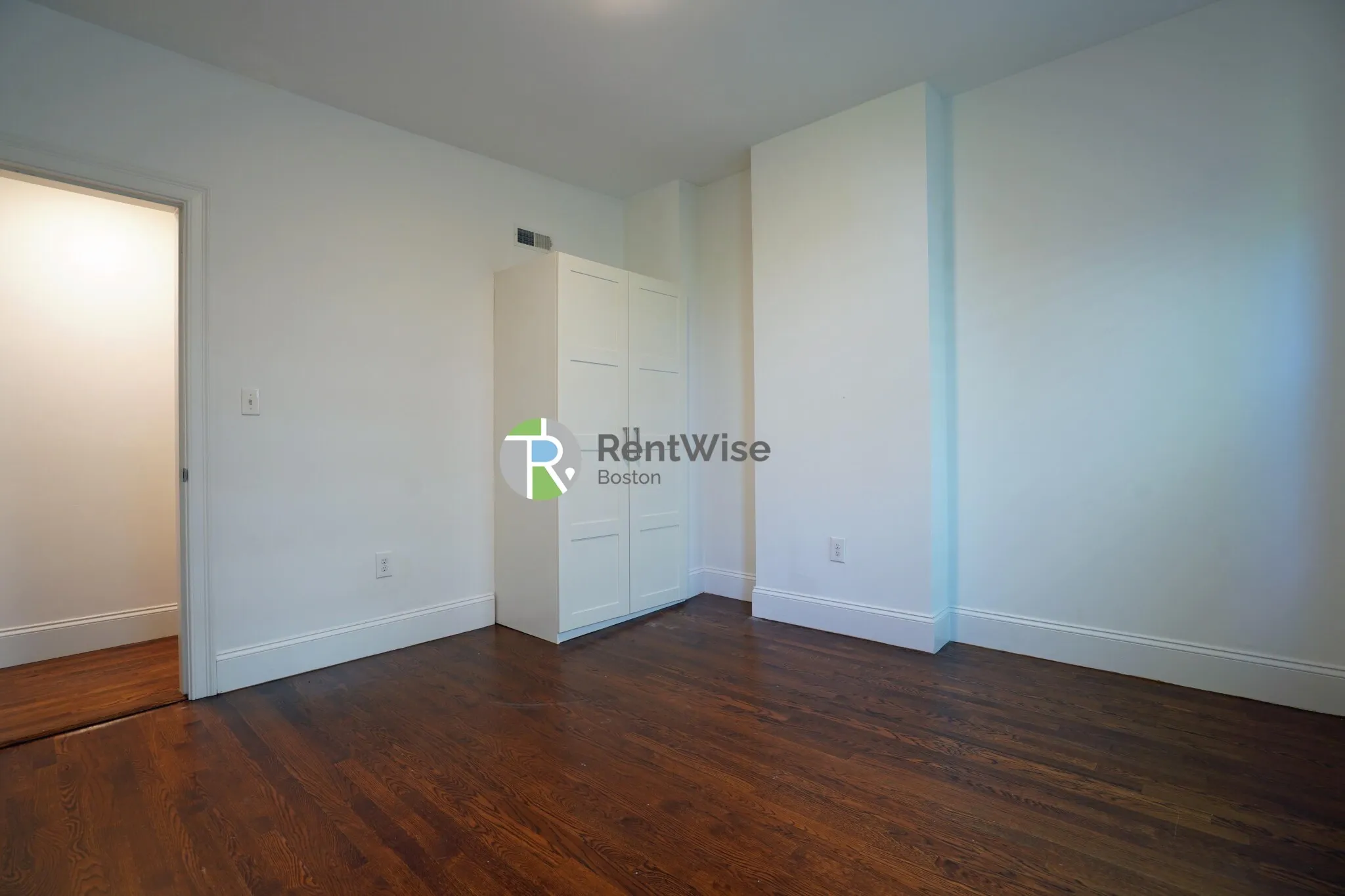 4 bed, 1 bath apartment for rent at 25 Marney St Unit 3, Wellington-Harrington — photo 10 of 49