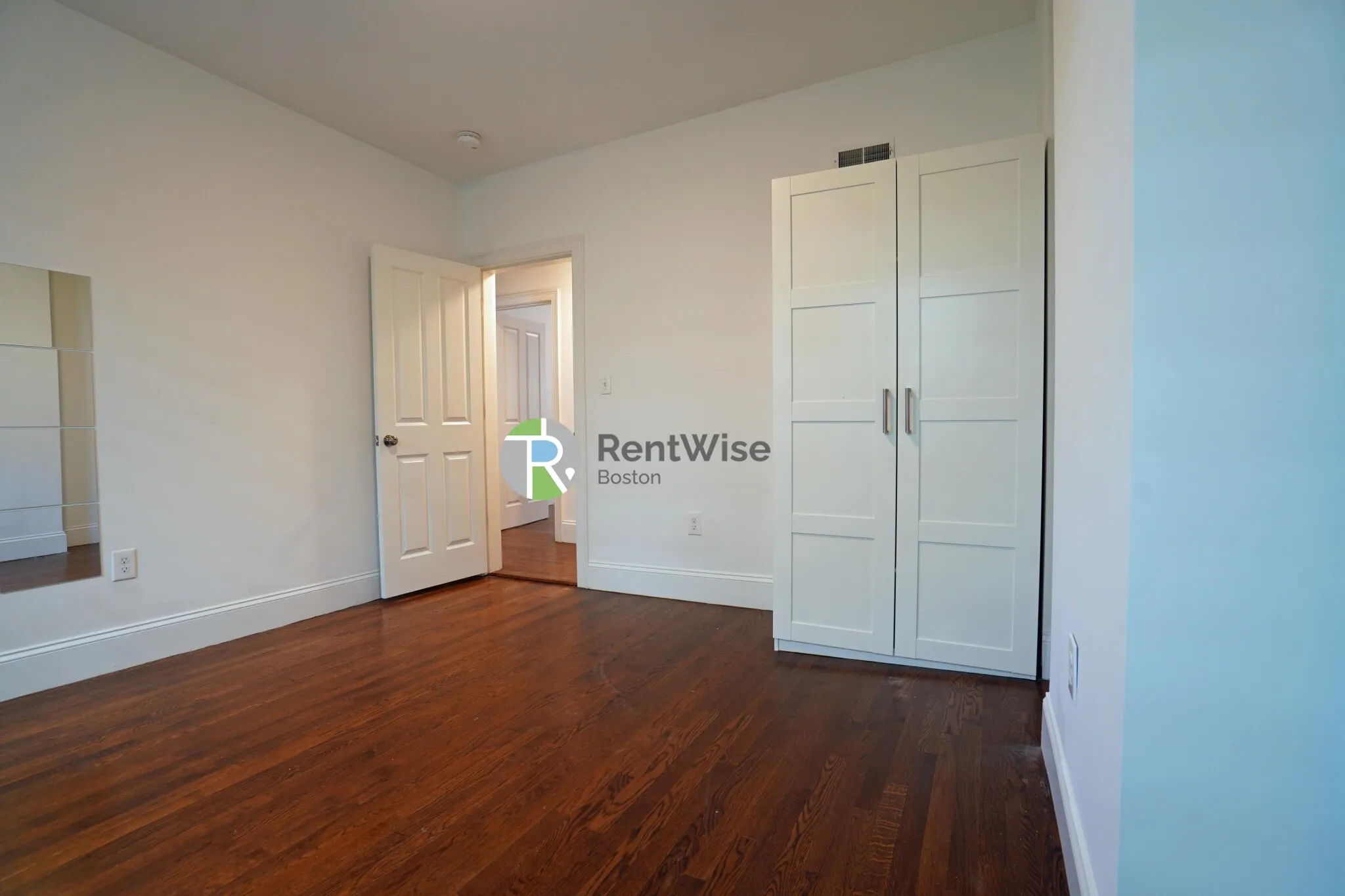 4 bed, 1 bath apartment for rent at 25 Marney St Unit 3, Wellington-Harrington — photo 8 of 49