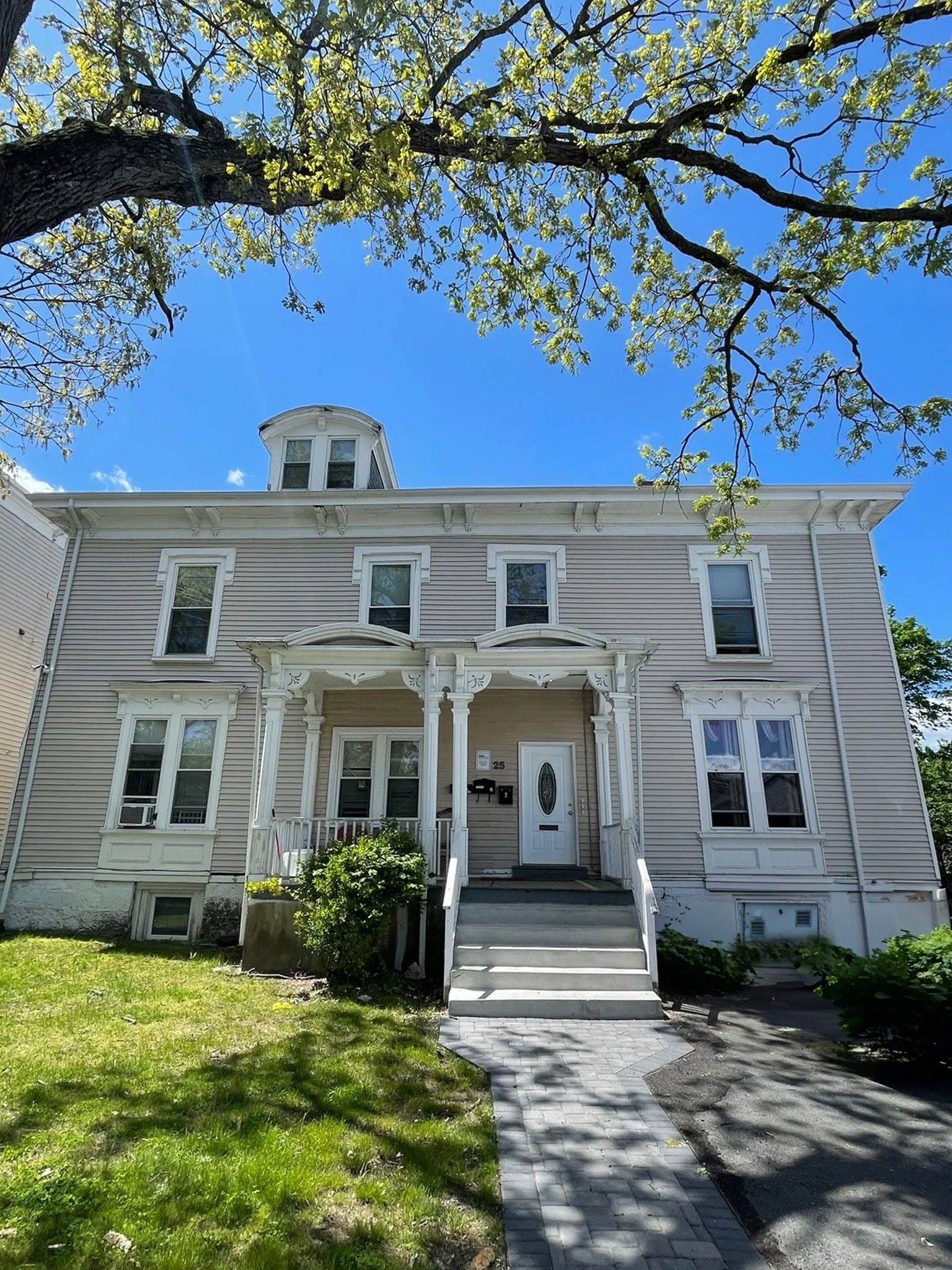 3 bed, 1 bath apartment for rent at 25 Maywood St Unit 1, Roxbury