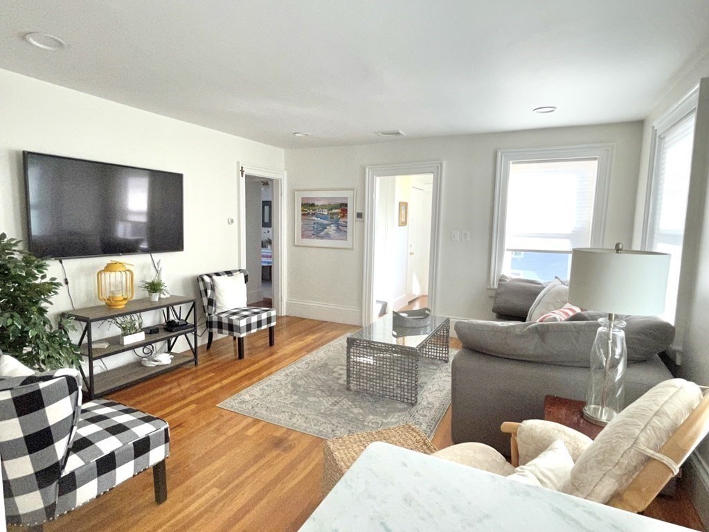 3 bed, 2 bath apartment for rent at 25 Mechanic St Unit 2, Old Town — photo 6 of 18