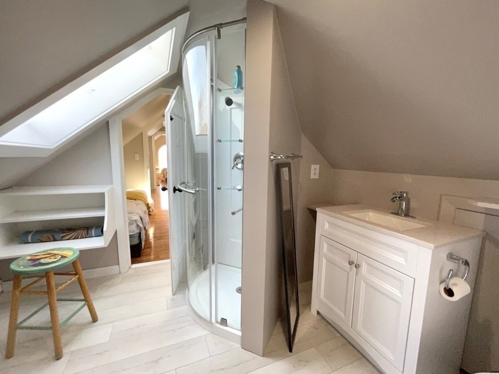 3 bed, 2 bath apartment for rent at 25 Mechanic St Unit 2, Old Town — photo 15 of 18