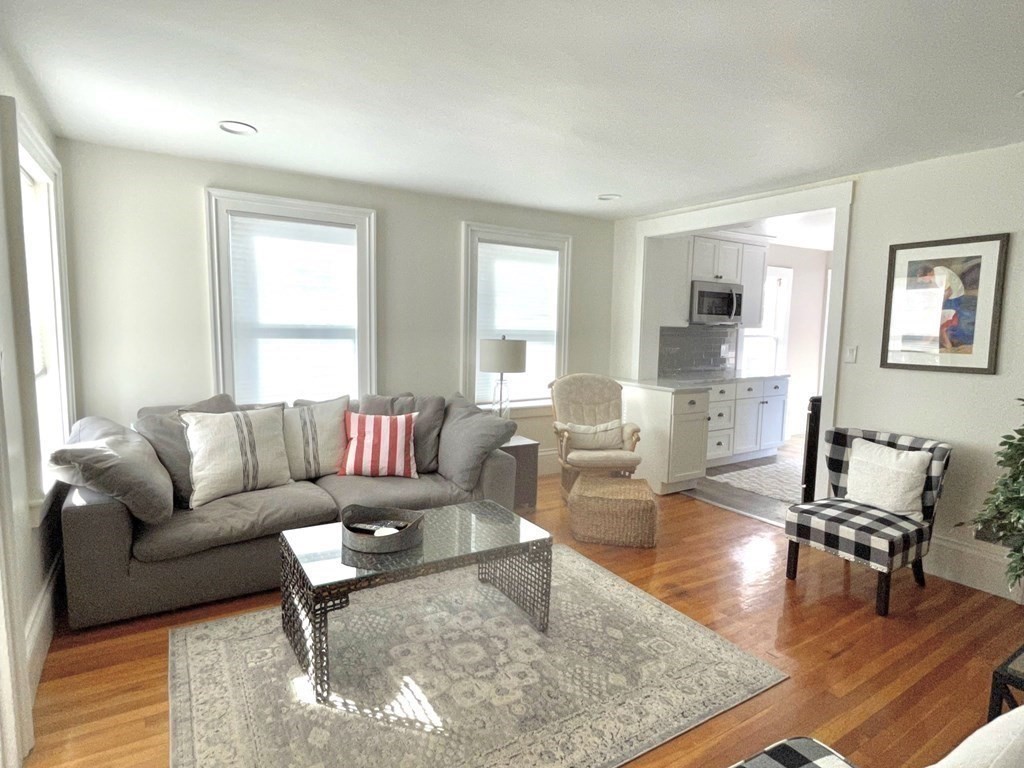 3 bed, 2 bath apartment for rent at 25 Mechanic St Unit 2, Old Town — photo 5 of 18