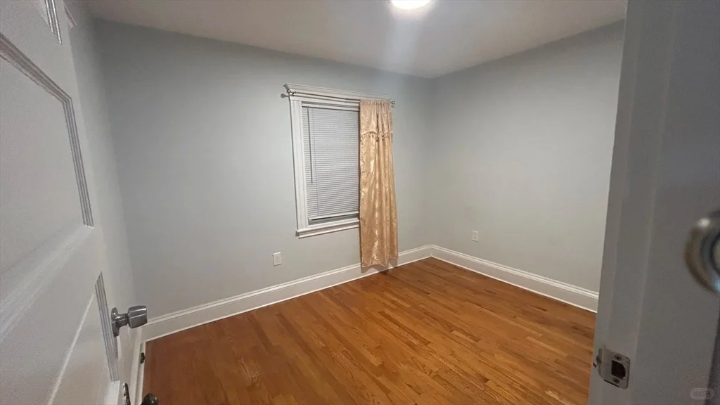 2 bed, 1 bath apartment for rent at 25 Merrymount Ave Unit 1, Wollaston — photo 6 of 7