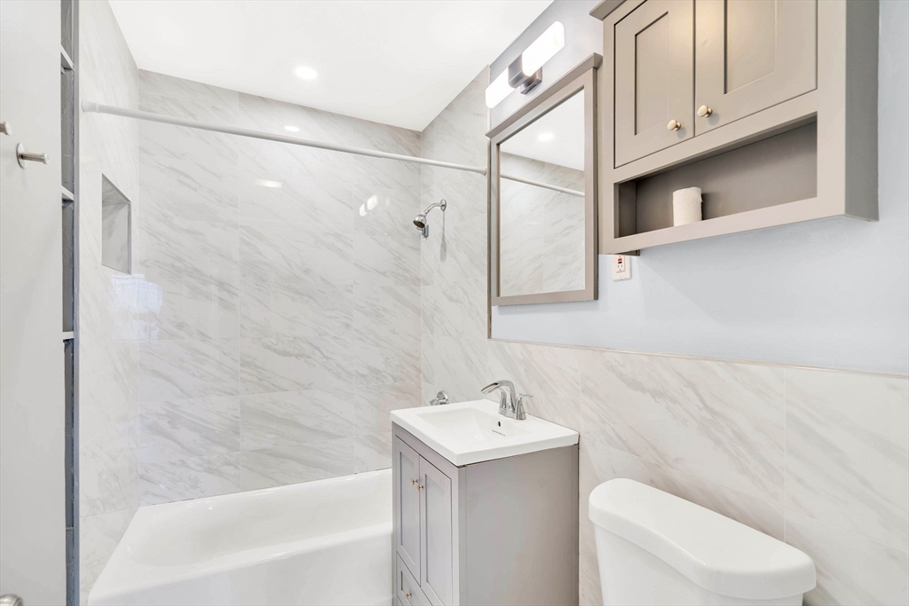3 bed, 1 bath apartment for rent at 25 Middleton St Unit 3, Dorchester — photo 11 of 20