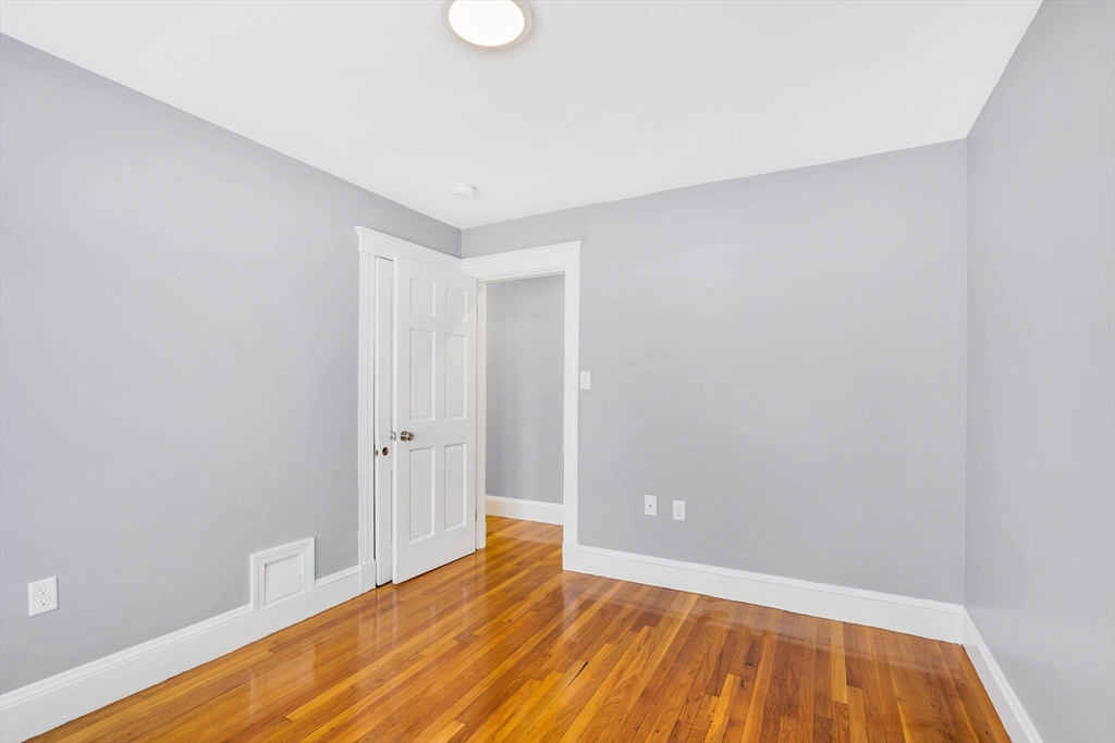 3 bed, 1 bath apartment for rent at 25 Middleton St Unit 3, Dorchester — photo 10 of 20